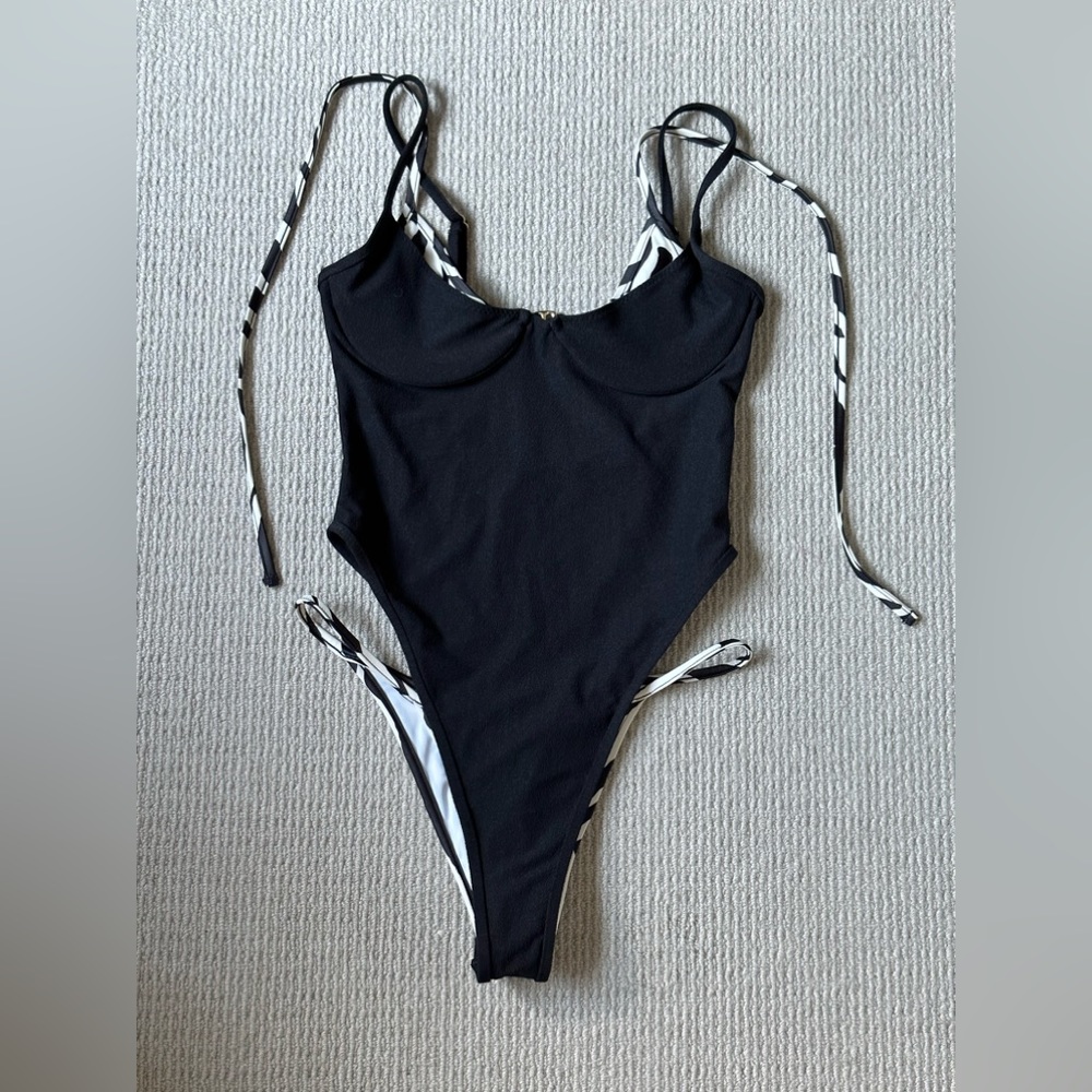 SAME Los Angeles DOUBLE LAYER ONE PIECE (FAUX SUEDE BLACK/ZEBRA)